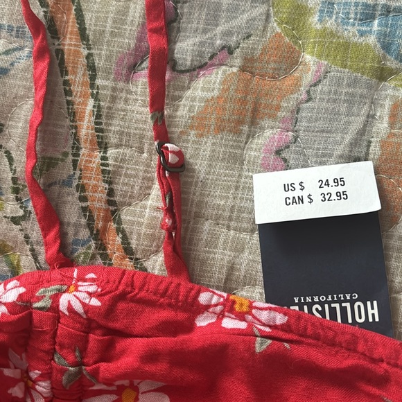BNWT Hollister Crop Cinch Red Floral Cami blouse, adjustable strap women’s Small - Picture 3 of 4